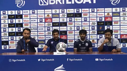 Pelatih Arema FC Blak-blakan, Beber Kunci Kalahkan PSIS Semarang - GenPI.co JATIM