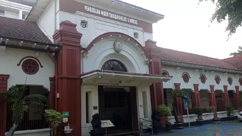 Menjelang Sidang Perdana Kanjuruhan, Pintu Masuk Surabaya Dijaga Ketat - GenPI.co JATIM