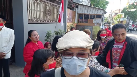 4 Warga Negara Jepang Ikut Upacara Bendera Kampung Pecinan Surabaya - GenPI.co JATIM