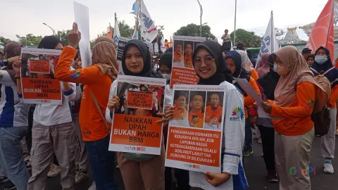 Ancam Kembali Turun ke Jalan, Massa Demo Buruh Beri Waktu Bu Khofifah Seminggu - GenPI.co JATIM