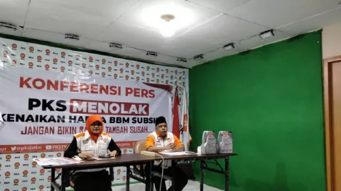 Tolak Keras, PKS Jatim Ingatkan Efek Domino Kenaikan Harga BBM - GenPI.co JATIM