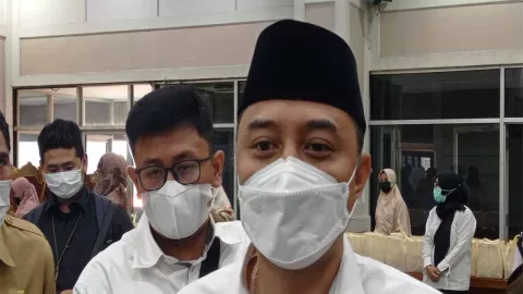 Tak Pikirkan Pilgub 2024, Eri Cahyadi Pilih Fokus Kerja untuk Warga Surabaya - GenPI.co JATIM
