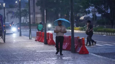 BMKG Juanda Keluarkan Peringatan Cuaca, Warga Jatim Waspada, Sedia Payung - GenPI.co JATIM