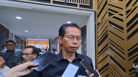 7 Sekwan Diduga Positif Narkoba, Ketua DPRD Surabaya: Belum Bisa Dipastikan - GenPI.co JATIM