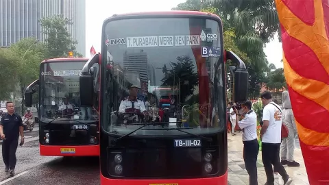 Kemenhub Ungkap Alasan Beri Bantuan 17 Bus Listrik untuk Kota Surabaya - GenPI.co JATIM