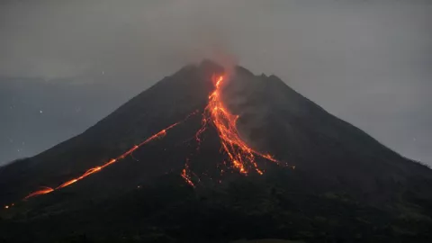 Sabtu, Merapi Muntahkan 19 Guguran Lava Pijar - GenPI.co JOGJA