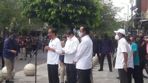 Jokowi Resmikan Bantuan Tunai untuk PKL, Sebegini Besarannya - GenPI.co JOGJA