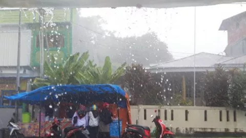 Potensi Hujan Lebat dan Petir, Warga Yogyakarta Mohon Waspada - GenPI.co JOGJA