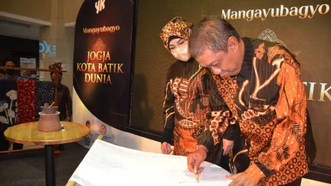 Jogja Kota Batik Dunia, Ratusan Orang Membatik Bersama - GenPI.co JOGJA