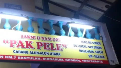 Bakmi Goreng Nyemek Pak Pele Bantulan, Enak Banget! - GenPI.co JOGJA