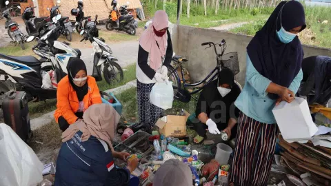 KKN, Mahasiswa UAD Yogyakarta Edukasi Warga Bikin Kompos - GenPI.co JOGJA
