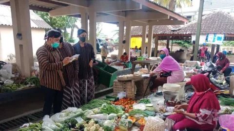 Pedagang di Kulon Progo Ogah Jual Minyak Goreng Sesuai HET - GenPI.co JOGJA