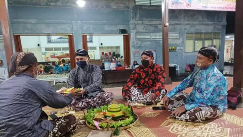 Kenduri, Warnai Peringatan Pindah Kantor Kepuharjo Sleman - GenPI.co JOGJA