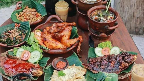Resto Mbah Bayan di Sleman, Ayam Bakar Madunya Bikin Ngiler! - GenPI.co JOGJA
