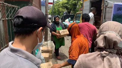 21,6 Ton Minyak Goreng Digelontor ke Pedagang Pasar di Yogyakarta - GenPI.co JOGJA