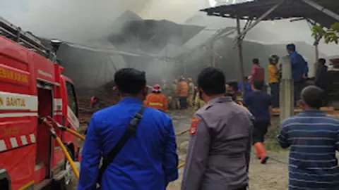 Pabrik Pengolahan Kayu di Bantul Terbakar, Kerugian Ratusan Juta - GenPI.co JOGJA