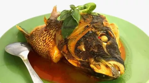 Radja Gule di Yogyakarta, Tawarkan Gulai Kepala Ikan Lezat! - GenPI.co JOGJA