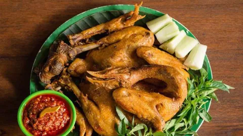 Warung Kebon Ndhelik di Yogyakarta, Spesial Ayam Goreng Kampung! - GenPI.co JOGJA