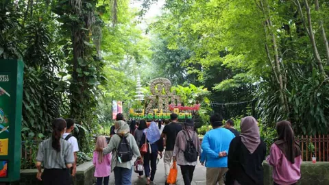 Libur Nataru, Malioboro dan GL Zoo Mulai Dipadati Wisatawan - GenPI.co JOGJA