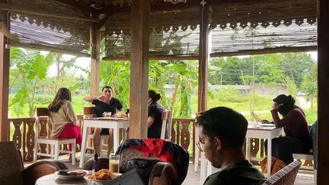 Resto Semut Sawah di Yogyakarta, Ada Menu Steamboat Lezat! - GenPI.co JOGJA