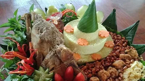 Resto Omah Jejer di Yogyakarta, Ada Menu Ingkung Ayam Gurih! - GenPI.co JOGJA