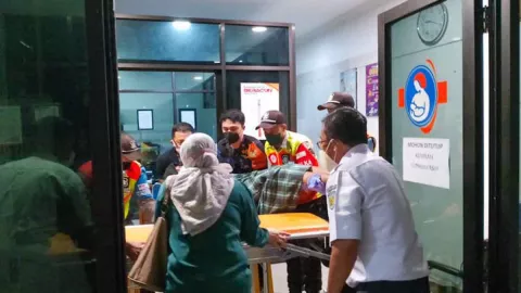 Turun dari KRL, Penumpang Melahirkan di Stasiun Tugu Yogyakarta - GenPI.co JOGJA