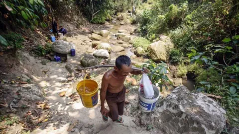 113 Ribu Liter Air Bersih Disalurkan Warga Bantul yang Terdampak Kekeringan - GenPI.co JOGJA
