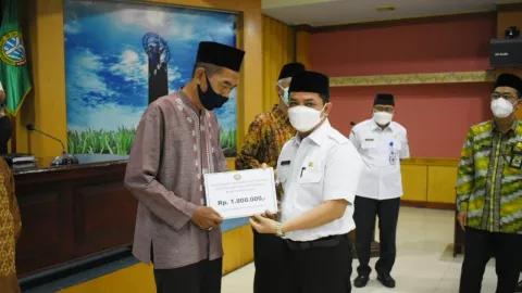 Bahasan Semangati Para Guru Ngaji: Terima Kasih Sudah Mengabdi - GenPI.co KALBAR