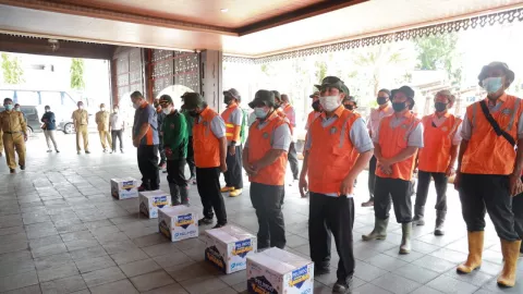 743 Pekerja Penanganan Sarana Umum Tak Libur Saat Lebaran - GenPI.co KALBAR