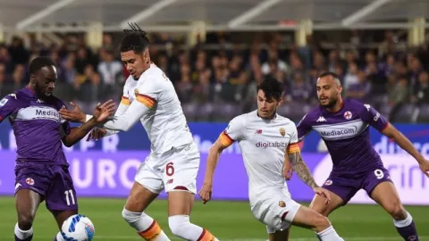Bertahan di Posisi ke-6, AS Roma Kalah 0-2 dari Fiorentina - GenPI.co KALBAR