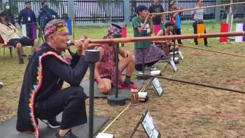 Warisan Leluhur, Sumpit Jadi Lomba Favorit dalam Gawai Dayak - GenPI.co KALBAR