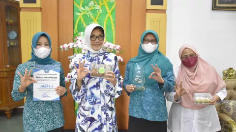 PKK Pontianak Raih Juara I Lomba Olahan Snack Berbahan Baku Ikan - GenPI.co KALBAR