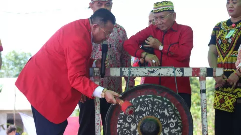 Naik Dango Sambas, Masyarakat Dayak Diajak Jaga Ketahanan Pangan - GenPI.co KALBAR