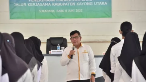 Calon Mahasiswa Diminta Tak Menyia-nyiakan Beasiswa Pemda Kayong - GenPI.co KALBAR