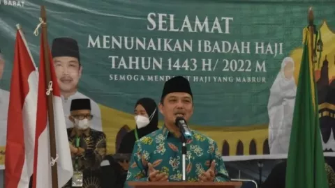 Lepas Calon Haji Kalbar, Norsan Minta Jemaah Fokus Beribadah - GenPI.co KALBAR
