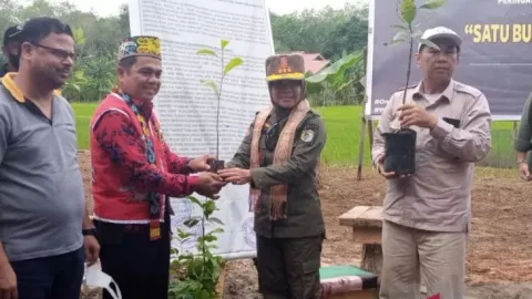 Pulihkan Lingkungan, Gapki Ikut Tanam 1.100 Pohon di Sintang - GenPI.co KALBAR