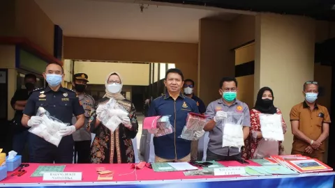 Ungkap Jaringan Narkoba di Singkawang, Polda Amankan Rp 1 M TPPU - GenPI.co KALBAR