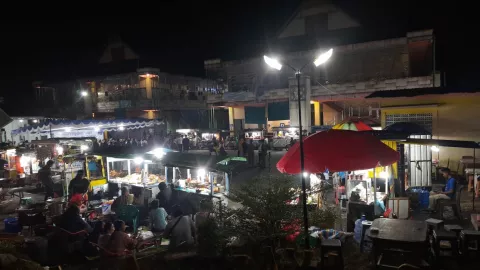 Bangun Waterfront, Puluhan PKL Direlokasi ke Pasar Raya Sintang - GenPI.co KALBAR