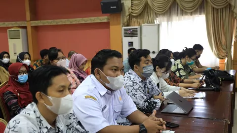 Syarat Kembangkan Potensi, PNS Harus Mampu Beradaptasi - GenPI.co KALBAR