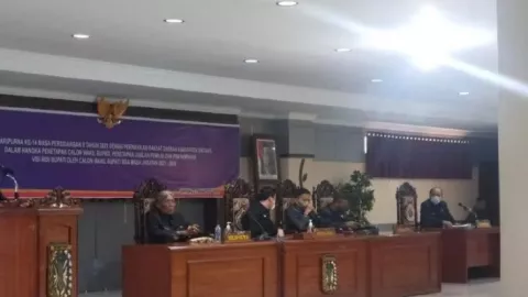 DPRD Dengarkan Visi Misi Dua Cawabup Sintang, Pemilihan Jumat Ini - GenPI.co KALBAR