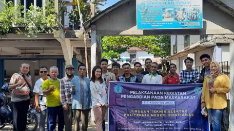 PPM Polnep Teknik Elektro Terangi Panti Asuhan Putri Nurul Amal - GenPI.co KALBAR