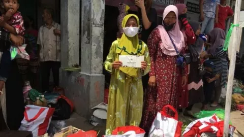 Kedatangan Jokowi di Pasar Sungai Duri Disambut Tangis Haru Warga - GenPI.co KALBAR
