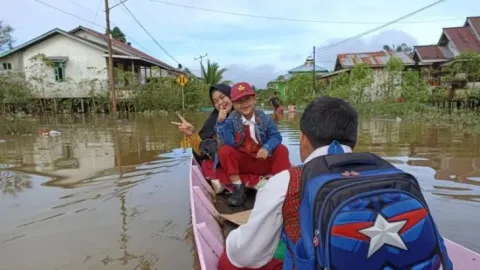 Sekolah Terdampak Banjir di Kapuas Hulu Diimbau Hentikan Pembelajaran - GenPI.co KALBAR