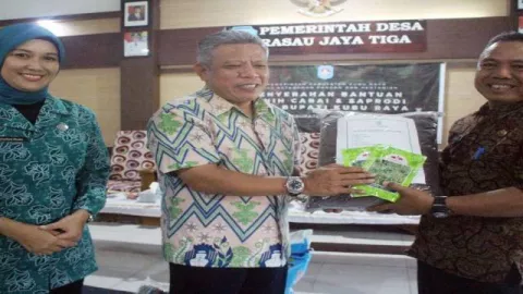 Berikan Bantuan Benih Cabai-Saprodi, Muda Mahendrawan Ajak Kaum Muda Cintai Pertanian - GenPI.co KALBAR