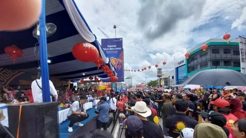 Warga Antusias Saksikan Karnaval Naga dan Barongsai di Pontianak - GenPI.co KALBAR