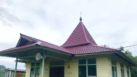 Bukti Sejarah Kabupaten Sambas, Surau Raden Sulaiman Bakal Jadi Destinasi Wisata - GenPI.co KALBAR