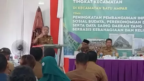 Pembangunan Jalan Poros Kecamatan Batu Ampar Jadi Prioritas Pemkab Kubu Raya - GenPI.co KALBAR