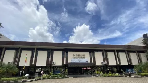 Bukti Sejarah, Museum Kalbar Rawat Koleksi di Atas 50 Tahun - GenPI.co KALBAR