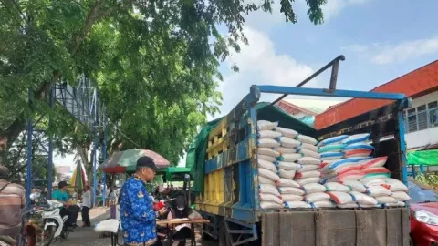 Cegah Inflasi, Disperindag Kalbar Rutin Gelar Operasi Pasar - GenPI.co KALBAR