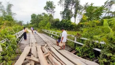 Terancam Ambruk, Jembatan Ulak Pauk-Simpang Apan Butuh Perhatian Pemerintah - GenPI.co KALBAR